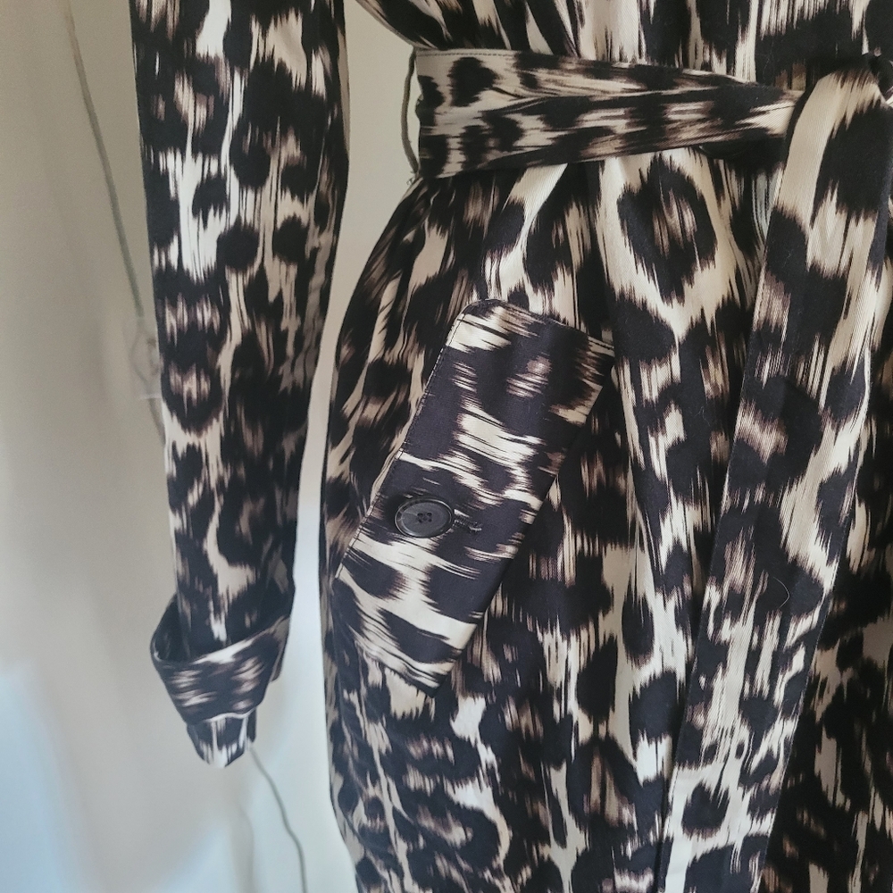 Dana Buchman Double Breasted Animal Print Trench Coat Size Large Lightweight - Picture 3 of 14